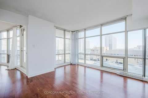 Photo 17 at 609 - 10 Navy Wharf Court, Waterfront Communities C1, Toronto