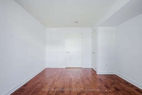 Photo 23 at 609 - 10 Navy Wharf Court, Waterfront Communities C1, Toronto