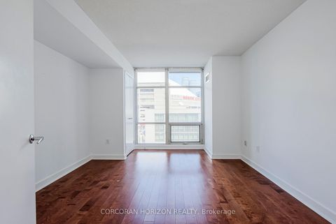 Photo 24 at 609 - 10 Navy Wharf Court, Waterfront Communities C1, Toronto