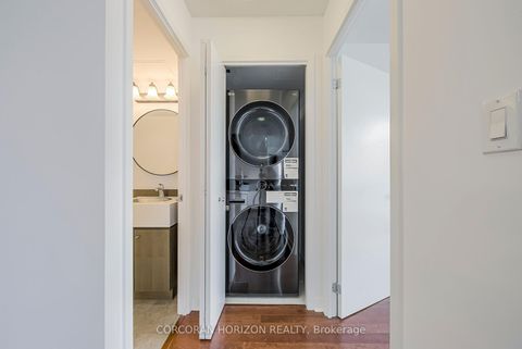 Photo 27 at 609 - 10 Navy Wharf Court, Waterfront Communities C1, Toronto