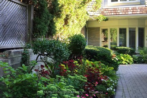 Photo 4 at 462 Beacon Hall Drive, Aurora Estates, Aurora