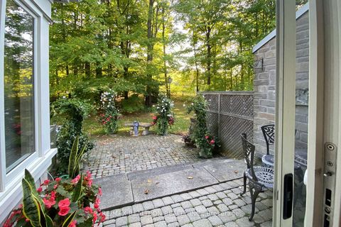 Photo 11 at 462 Beacon Hall Drive, Aurora Estates, Aurora