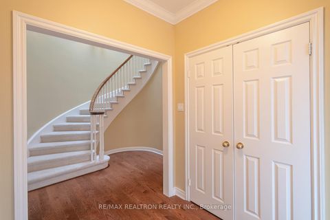 Photo 13 at 462 Beacon Hall Drive, Aurora Estates, Aurora