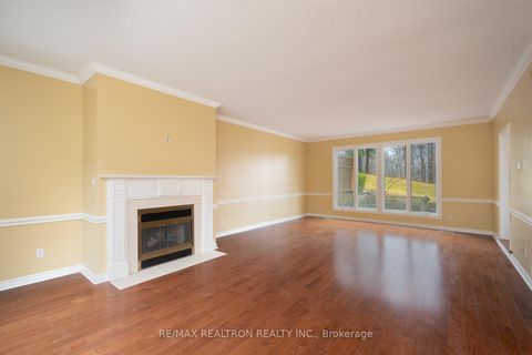 Photo 16 at 462 Beacon Hall Drive, Aurora Estates, Aurora