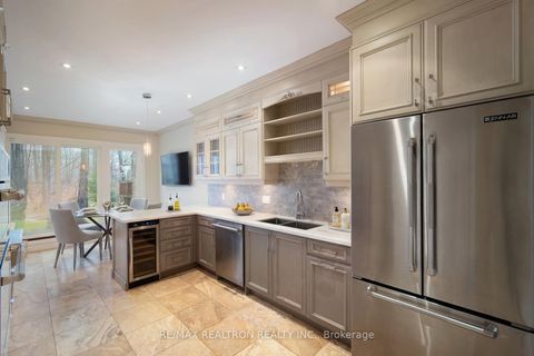 Photo 19 at 462 Beacon Hall Drive, Aurora Estates, Aurora