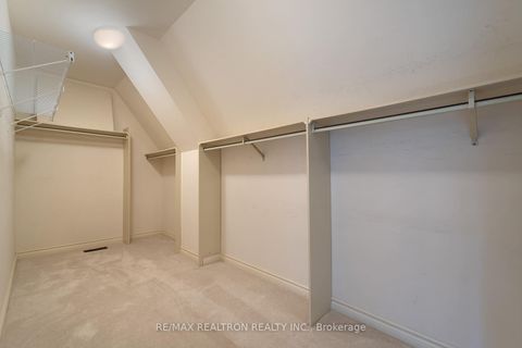 Photo 32 at 462 Beacon Hall Drive, Aurora Estates, Aurora