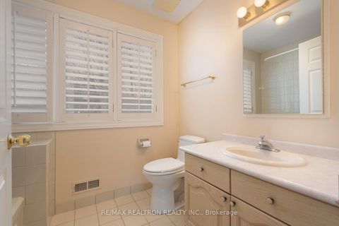 Photo 34 at 462 Beacon Hall Drive, Aurora Estates, Aurora