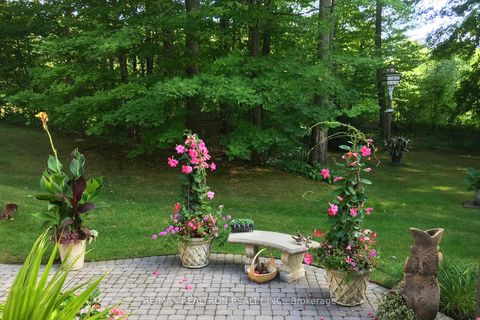 Photo 43 at 462 Beacon Hall Drive, Aurora Estates, Aurora