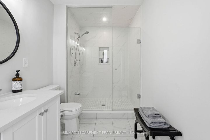 Photo 32 at 171 Spitfire Drive, Mount Hope, Hamilton