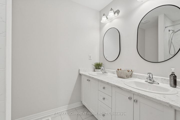 Photo 37 at 171 Spitfire Drive, Mount Hope, Hamilton