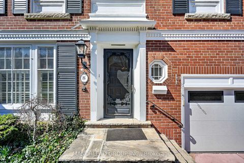 Photo 2 at 8 Killarney Road, Forest Hill South, Toronto