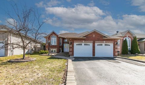 Photo 2 at 55 MARSELLUS Drive, Holly, Barrie