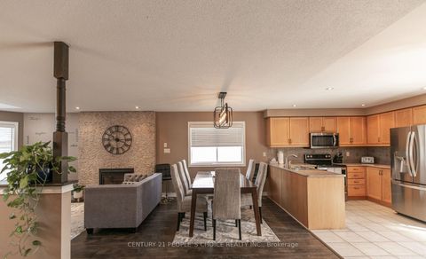 Photo 8 at 55 MARSELLUS Drive, Holly, Barrie