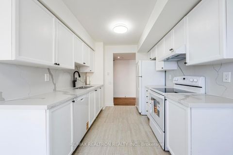 Photo 9 at 708 - 2 Covington Road, Lawrence, Toronto