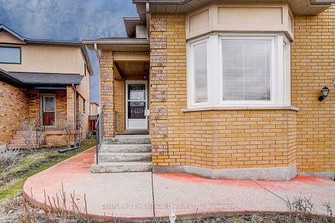 Photo 3 at 110 Dunoon Drive, Maple, Vaughan