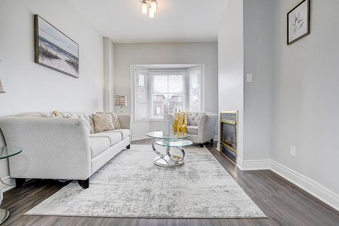 Photo 13 at 110 Dunoon Drive, Maple, Vaughan