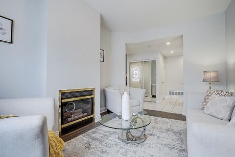 Photo 14 at 110 Dunoon Drive, Maple, Vaughan