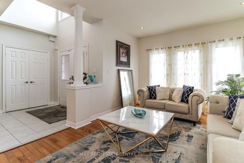 Photo 7 at 1 Sandringham Drive, Shore, Barrie