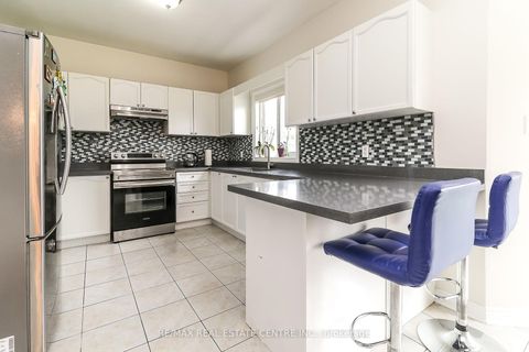 Photo 9 at 1 Sandringham Drive, Shore, Barrie