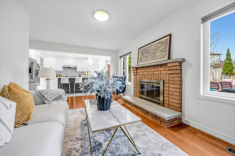 Photo 8 at 887 College Manor Drive, College Manor, Newmarket