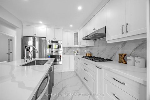 Photo 16 at 887 College Manor Drive, College Manor, Newmarket