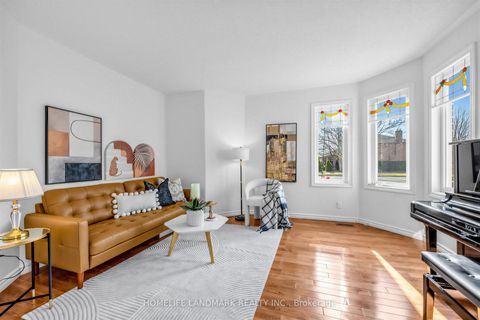 Photo 19 at 887 College Manor Drive, College Manor, Newmarket