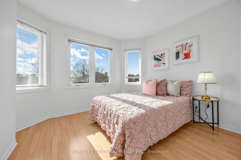 Photo 25 at 887 College Manor Drive, College Manor, Newmarket