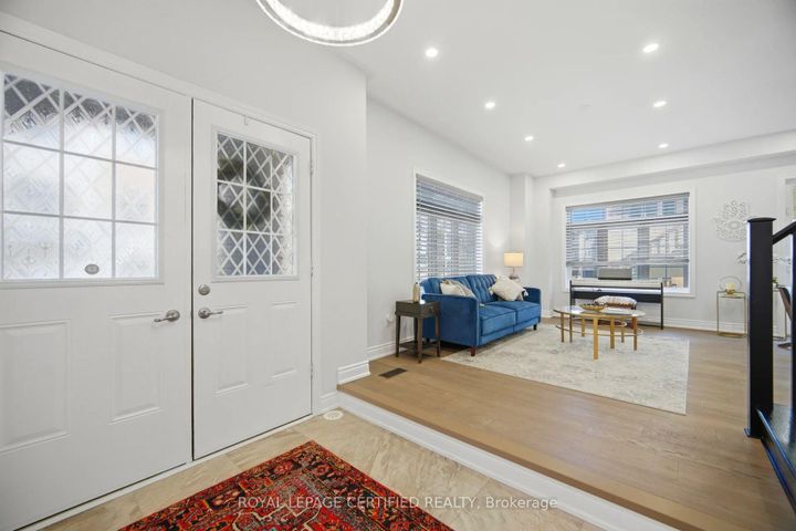 Photo 3 at 75 Borers Creek Circle, Waterdown, Hamilton