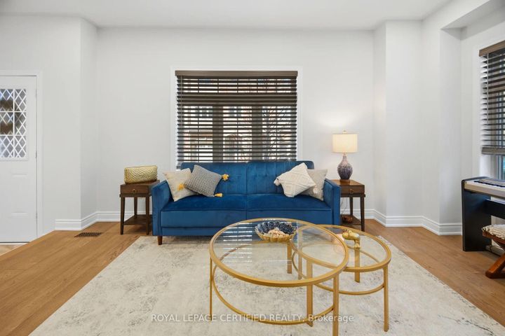 Photo 5 at 75 Borers Creek Circle, Waterdown, Hamilton