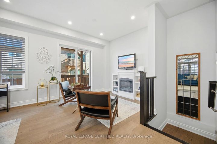 Photo 9 at 75 Borers Creek Circle, Waterdown, Hamilton