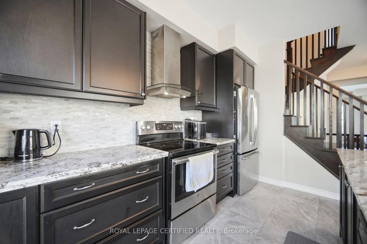 Photo 32 at 75 Borers Creek Circle, Waterdown, Hamilton