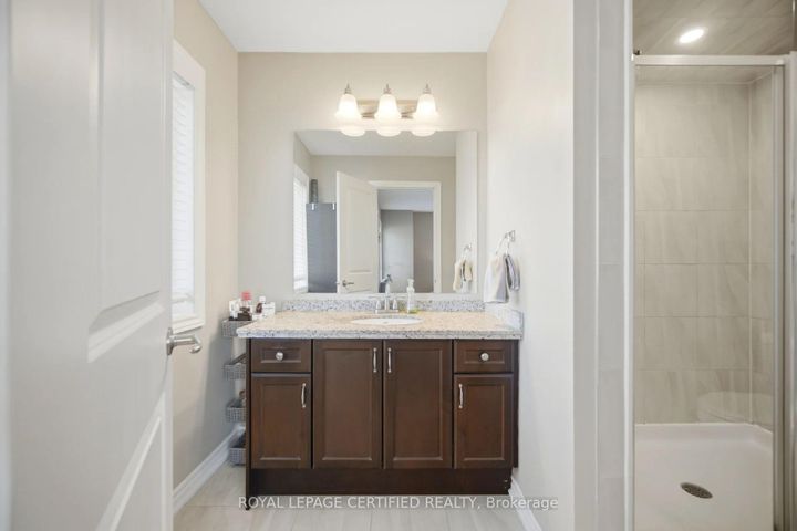 Photo 42 at 75 Borers Creek Circle, Waterdown, Hamilton