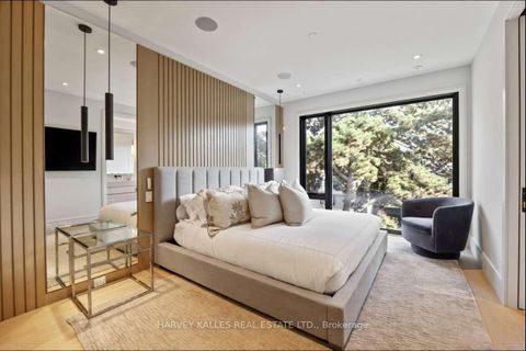 Photo 18 at 43 Summerhill Avenue, Moore Park, Toronto