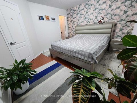 Photo 8 at 99 Lucena Crescent, Maple, Vaughan