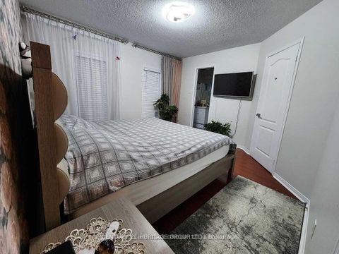 Photo 9 at 99 Lucena Crescent, Maple, Vaughan