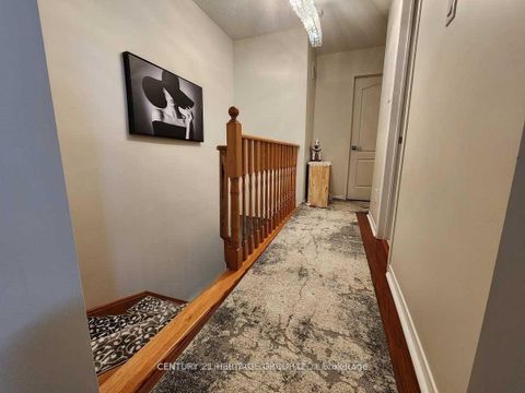 Photo 10 at 99 Lucena Crescent, Maple, Vaughan