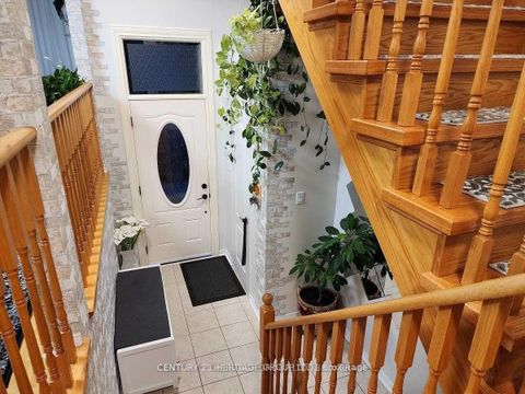 Photo 12 at 99 Lucena Crescent, Maple, Vaughan