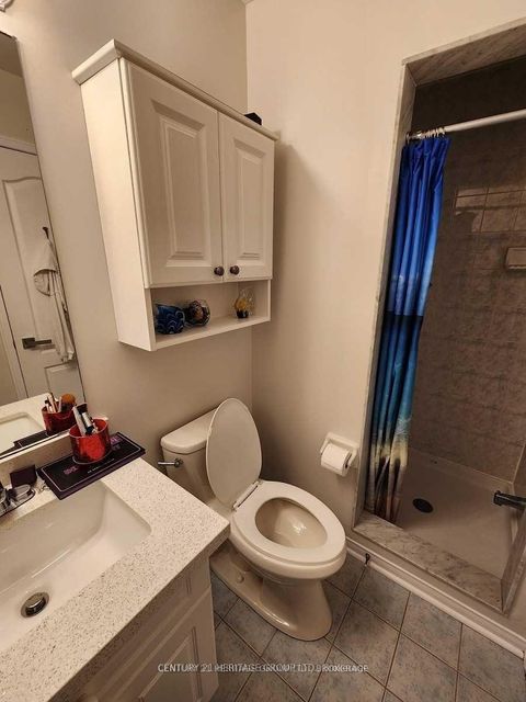 Photo 13 at 99 Lucena Crescent, Maple, Vaughan