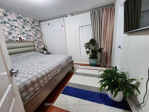 Photo 27 at 99 Lucena Crescent, Maple, Vaughan