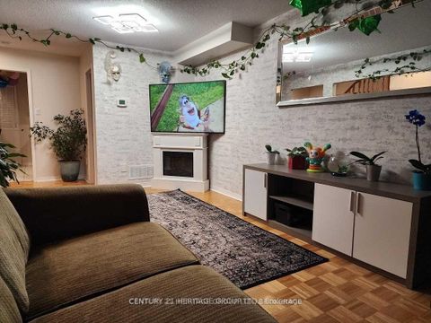 Photo 31 at 99 Lucena Crescent, Maple, Vaughan