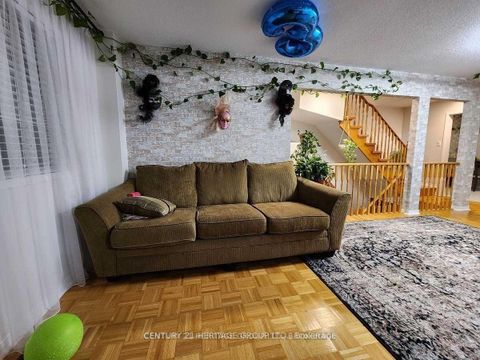 Photo 32 at 99 Lucena Crescent, Maple, Vaughan