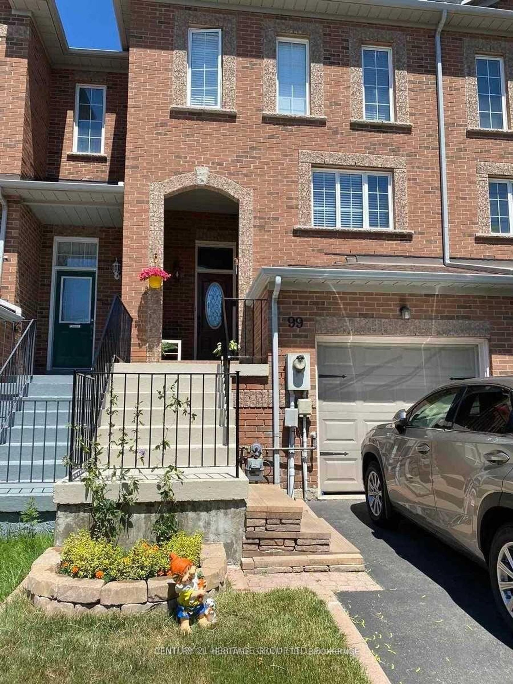 99 Lucena Crescent, Maple, Vaughan photo number 2