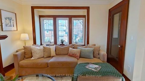 Photo 5 at 69 Mayfield Avenue, Swansea, Toronto