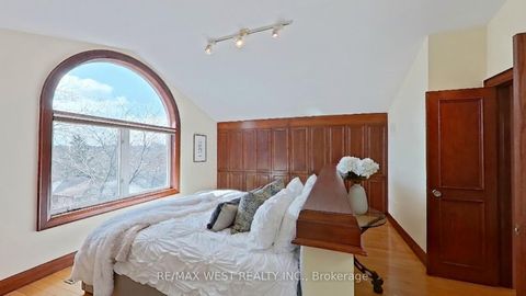 Photo 17 at 69 Mayfield Avenue, Swansea, Toronto