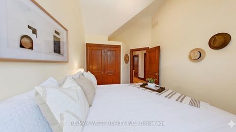 Photo 19 at 69 Mayfield Avenue, Swansea, Toronto