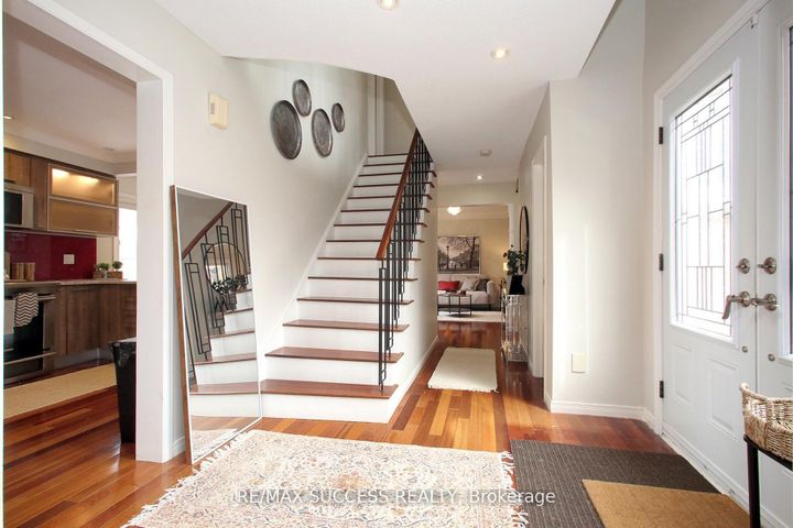 Photo 3 at 6643 Mockingbird Lane, Lisgar, Mississauga