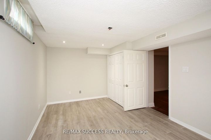 Photo 35 at 6643 Mockingbird Lane, Lisgar, Mississauga
