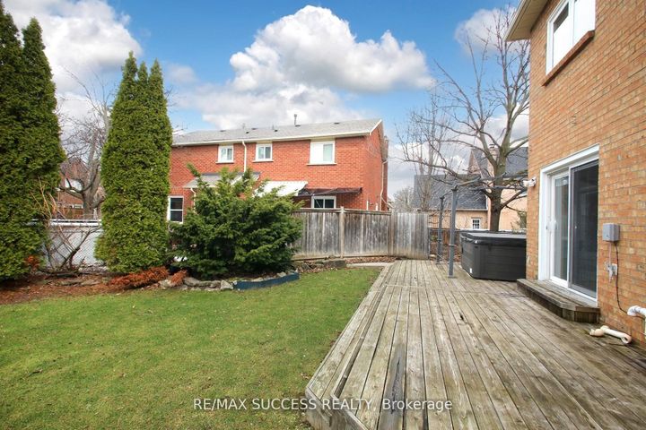 Photo 38 at 6643 Mockingbird Lane, Lisgar, Mississauga