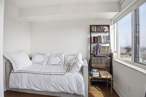 Photo 5 at 908 - 3000 Bathurst Street, Lawrence, Toronto