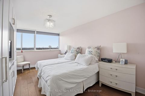 Photo 6 at 908 - 3000 Bathurst Street, Lawrence, Toronto